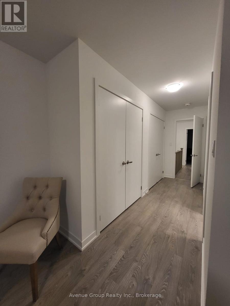 60 Hooyo Terrace, Toronto, ON, M6A 0E2 - 16