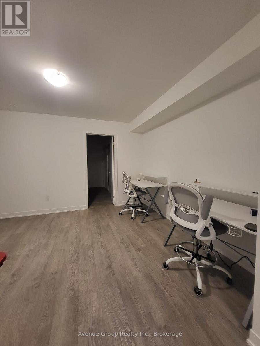 60 Hooyo Terrace, Toronto, ON, M6A 0E2 - 21