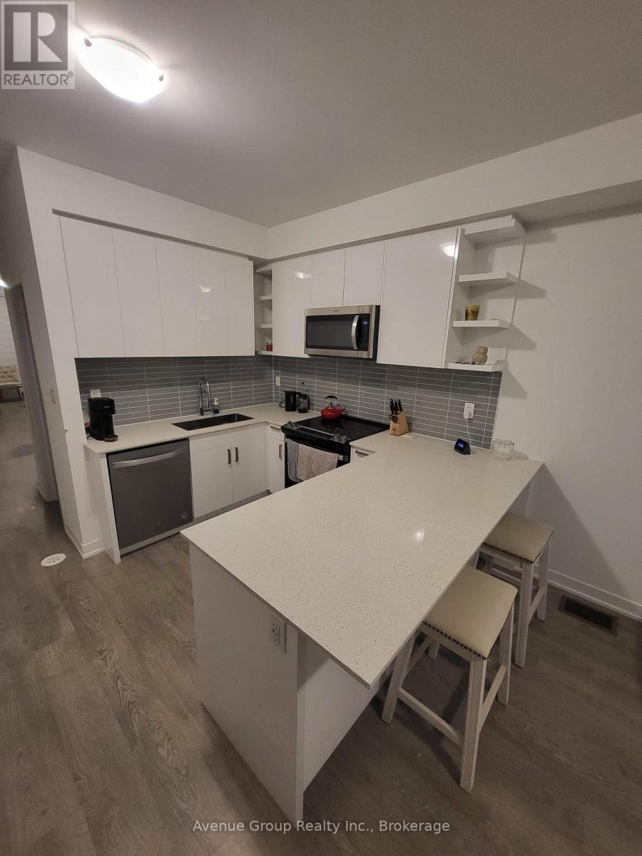 60 Hooyo Terrace, Toronto, ON, M6A 0E2 - 3