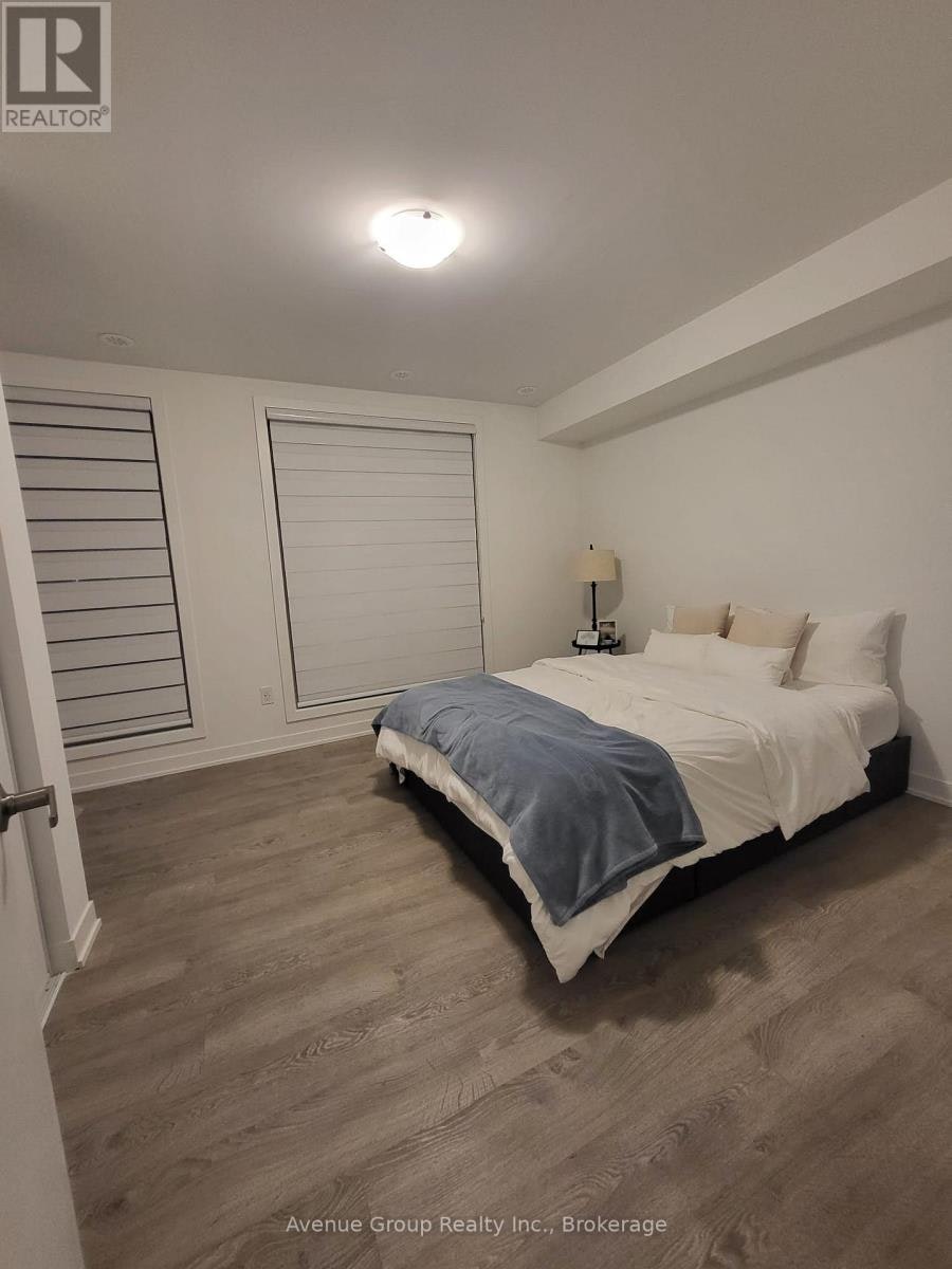 60 Hooyo Terrace, Toronto, ON, M6A 0E2 - 14