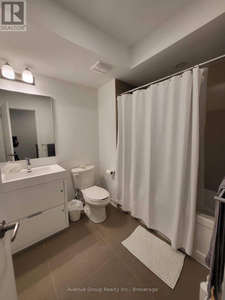 60 Hooyo Terrace, Toronto, ON, M6A 0E2 - 12
