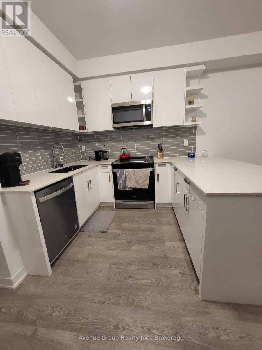 60 Hooyo Terrace, Toronto, ON, M6A 0E2 - 4