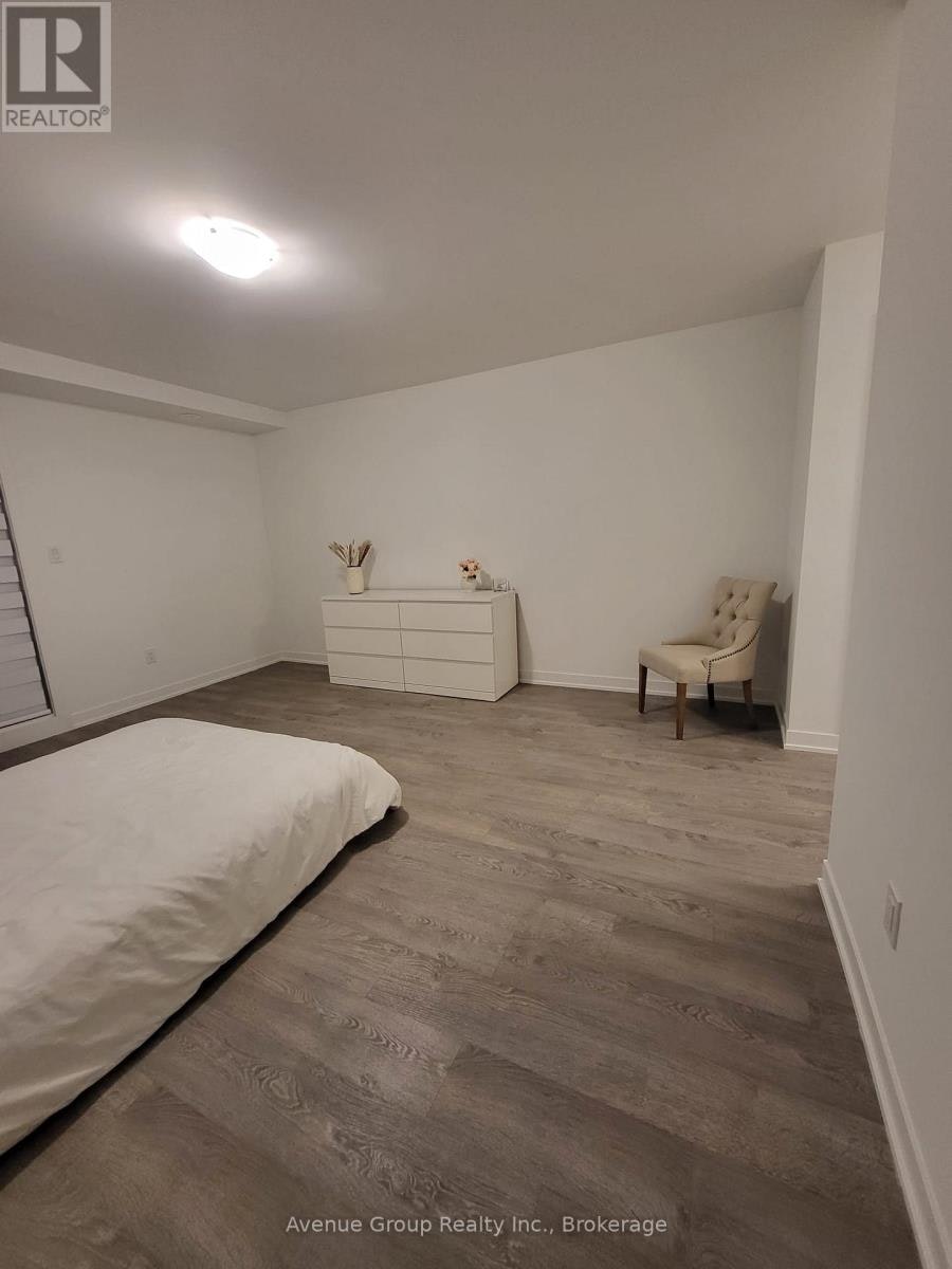60 Hooyo Terrace, Toronto, ON, M6A 0E2 - 15