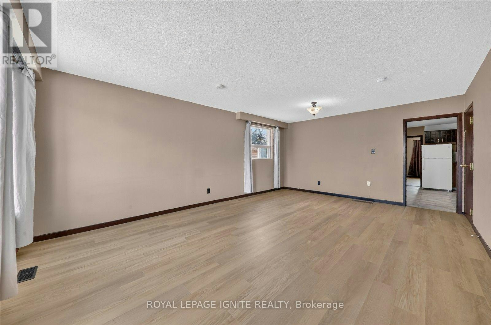 MAIN-88 Edgely Avenue SOUTH, Toronto, ON, M1N 3L1 - 11