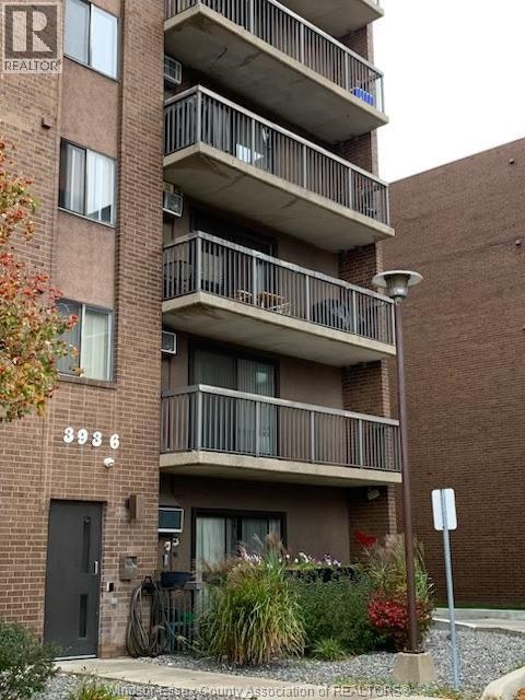 211-3936 Wyandotte, Windsor, ON, N8Y 4V1