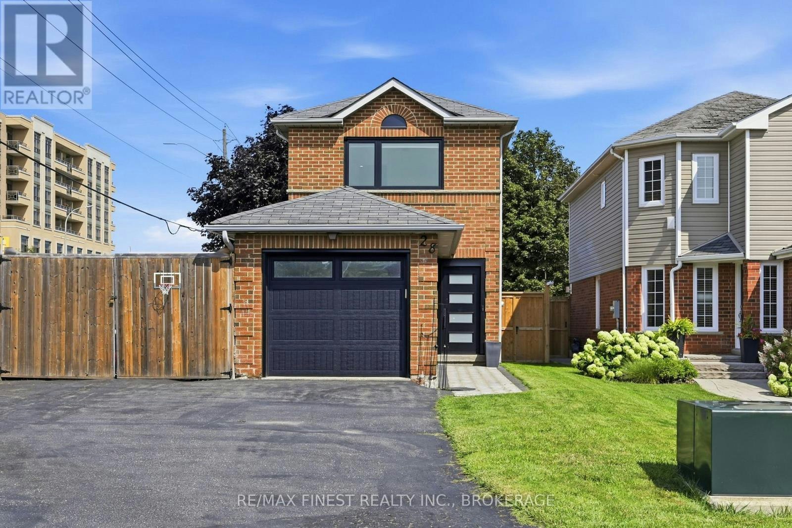 28 Melborne Court, Whitby, ON, L1R 1S2