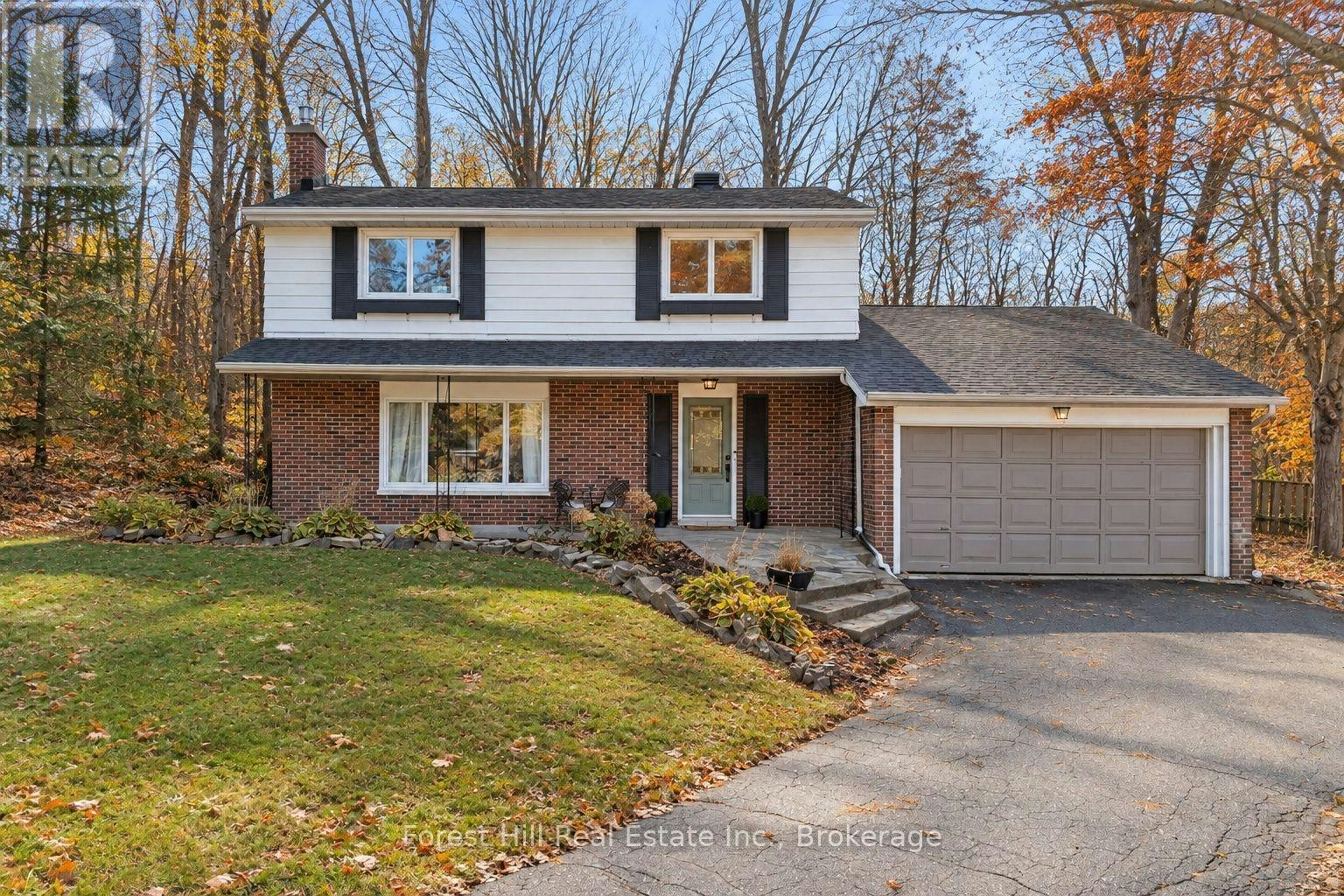 1 Maplecrest Court, Huntsville, ON, P1H 1G2