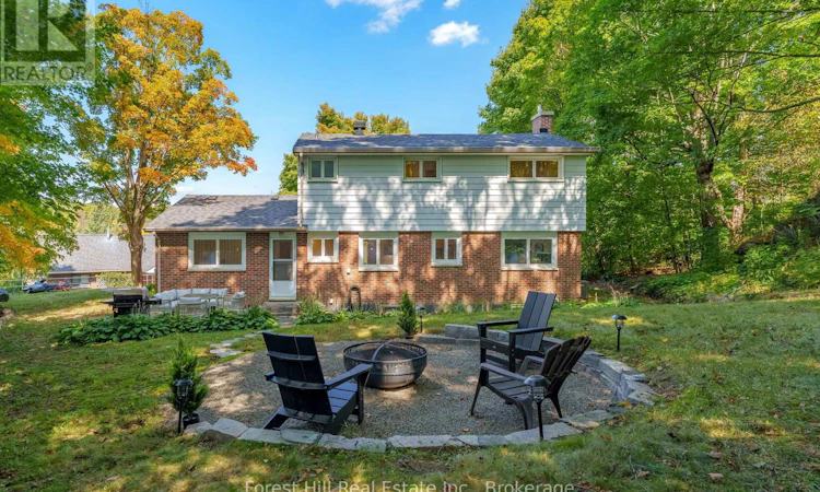 1 Maplecrest Court