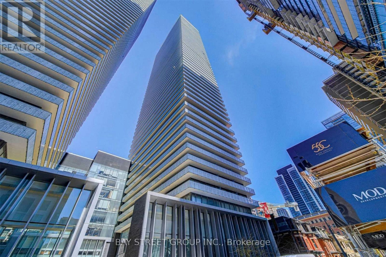 LPH5202-50 Charles Street E, Toronto, ON, M4Y 1T1