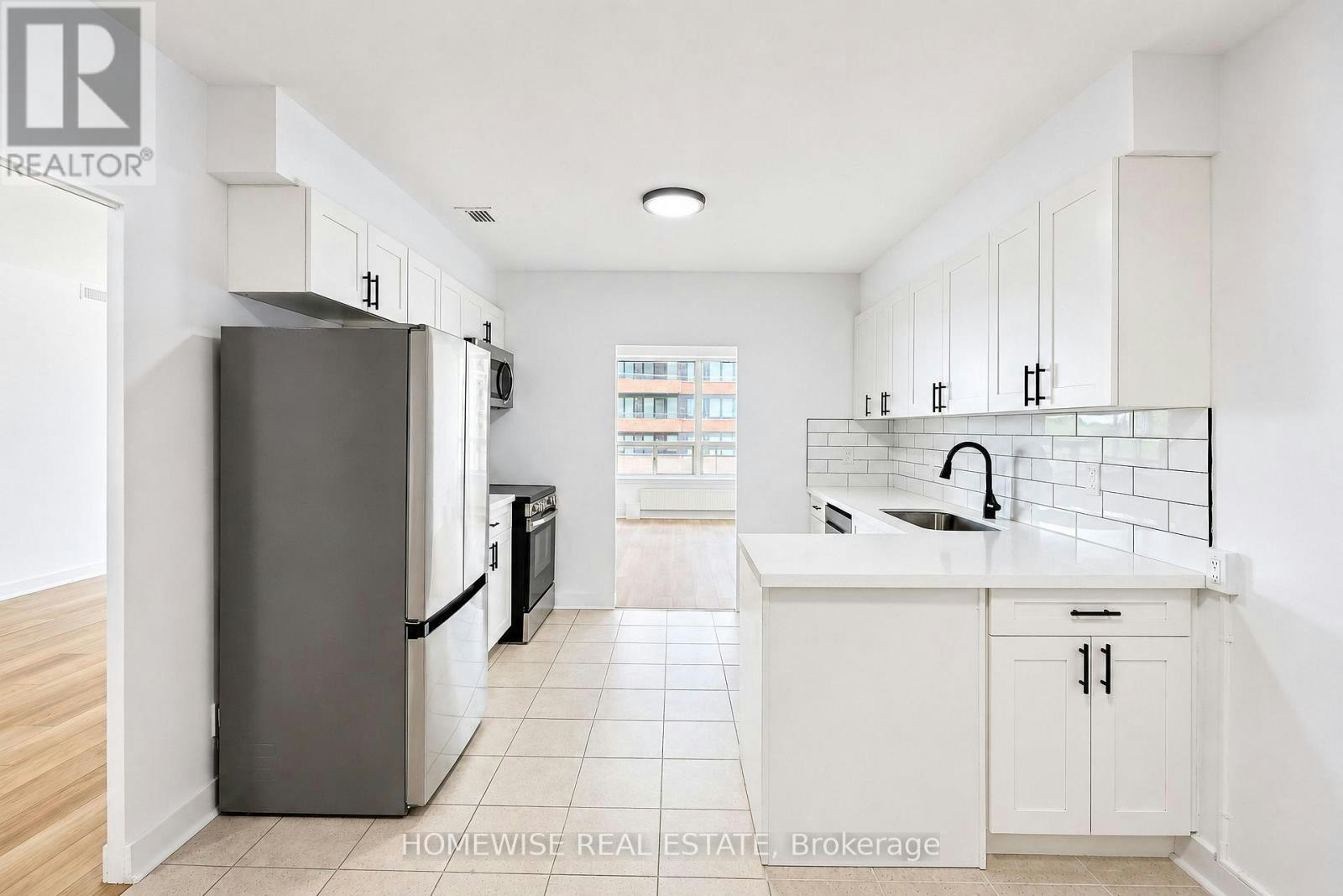 307-2500 Bathurst Street, Toronto, ON, M6B 2Y8