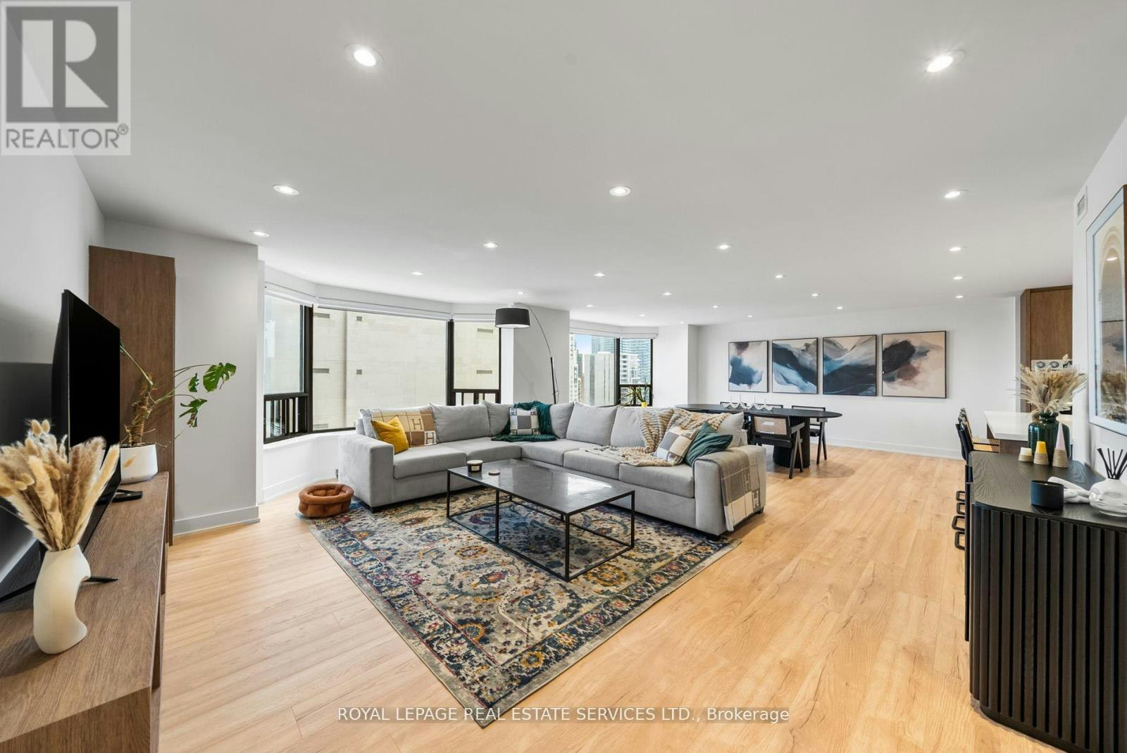2008-175 Cumberland Street, Toronto, ON, M5R 3M9