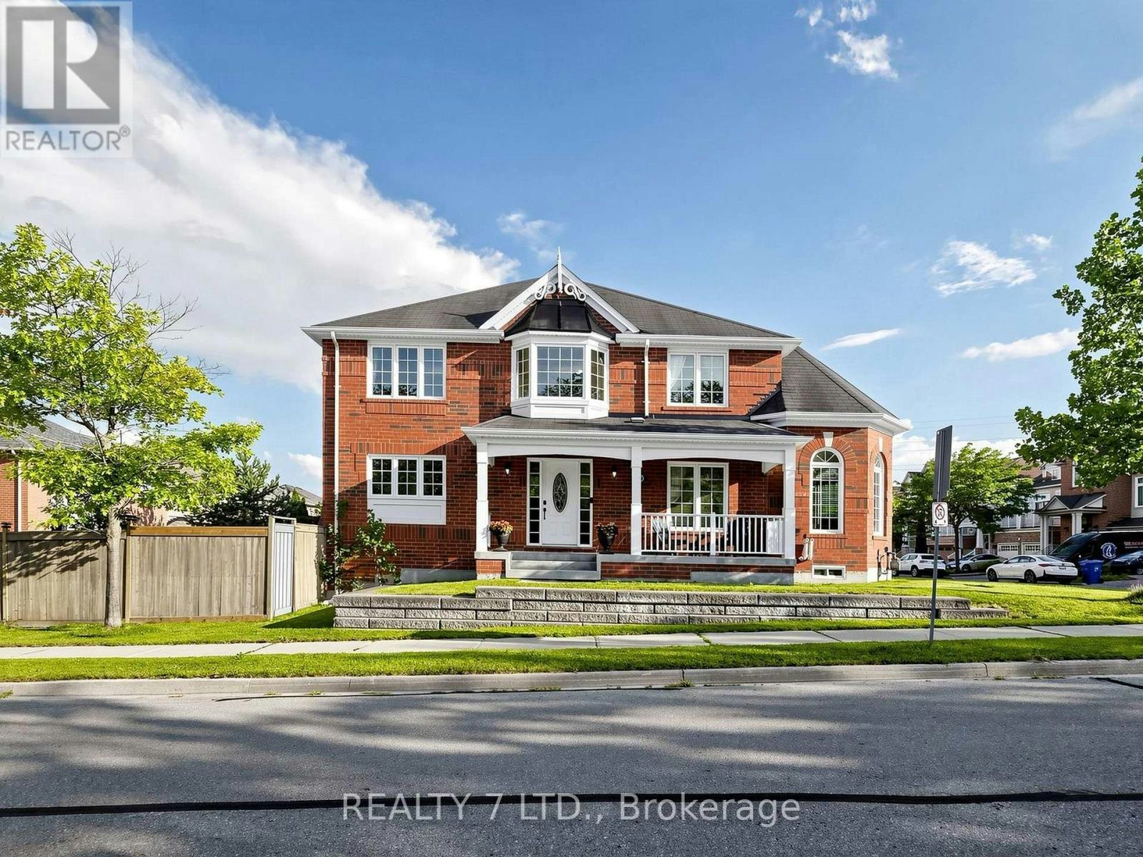 330 Cheryl Mews Boulevard, Newmarket, ON, L3X 3J6