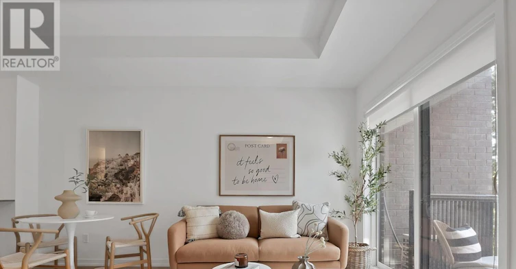 6-26 Lytham Green Circle, Newmarket, ON, L3Y 0H5 - 2