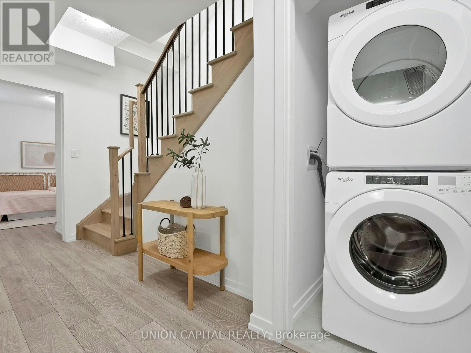 6-26 Lytham Green Circle, Newmarket, ON, L3Y 0H5 - 10