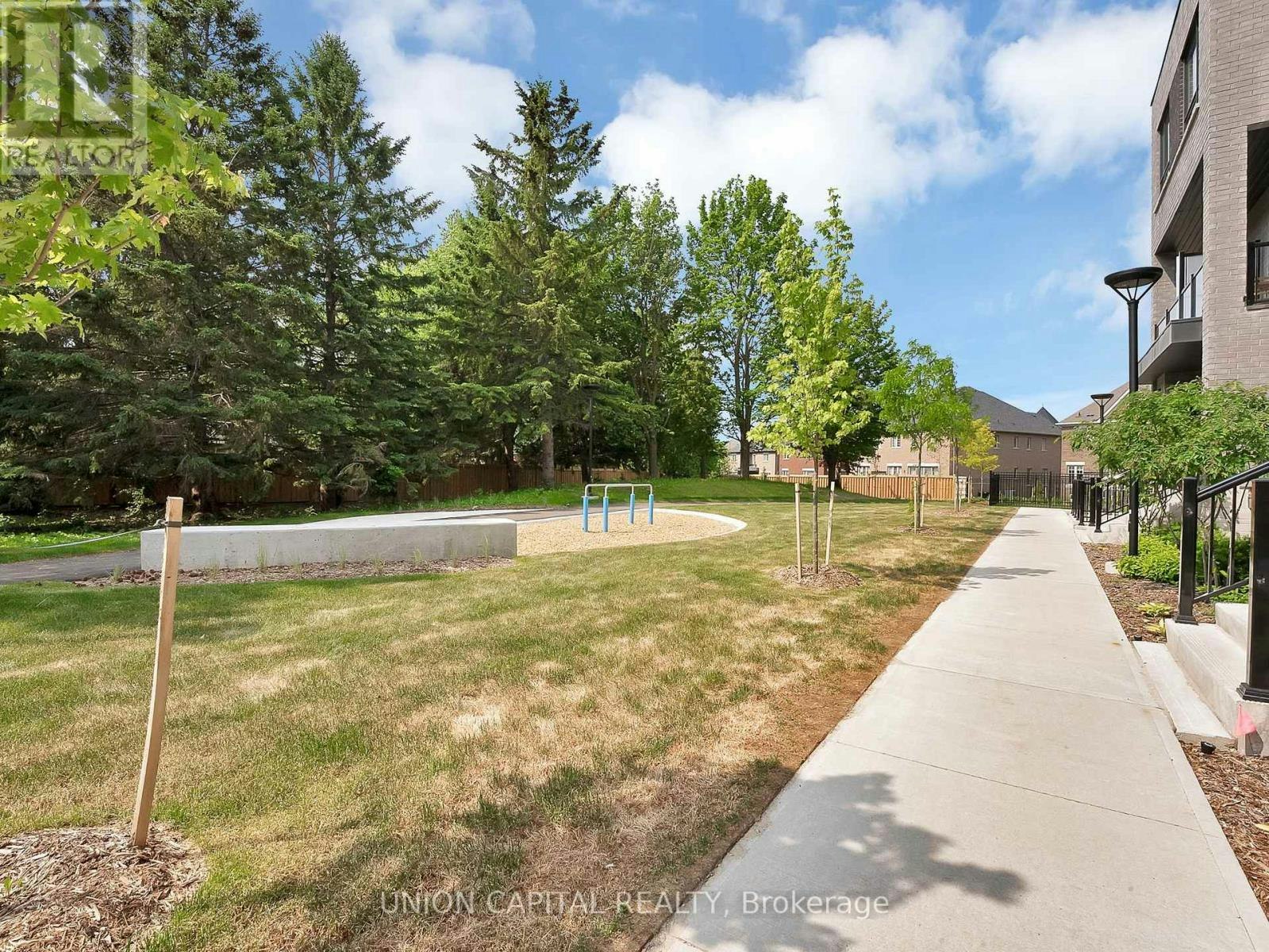 6-26 Lytham Green Circle, Newmarket, ON, L3Y 0H5 - 19