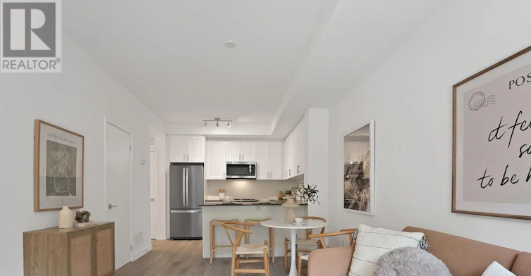 6-26 Lytham Green Circle, Newmarket, ON, L3Y 0H5 - 3
