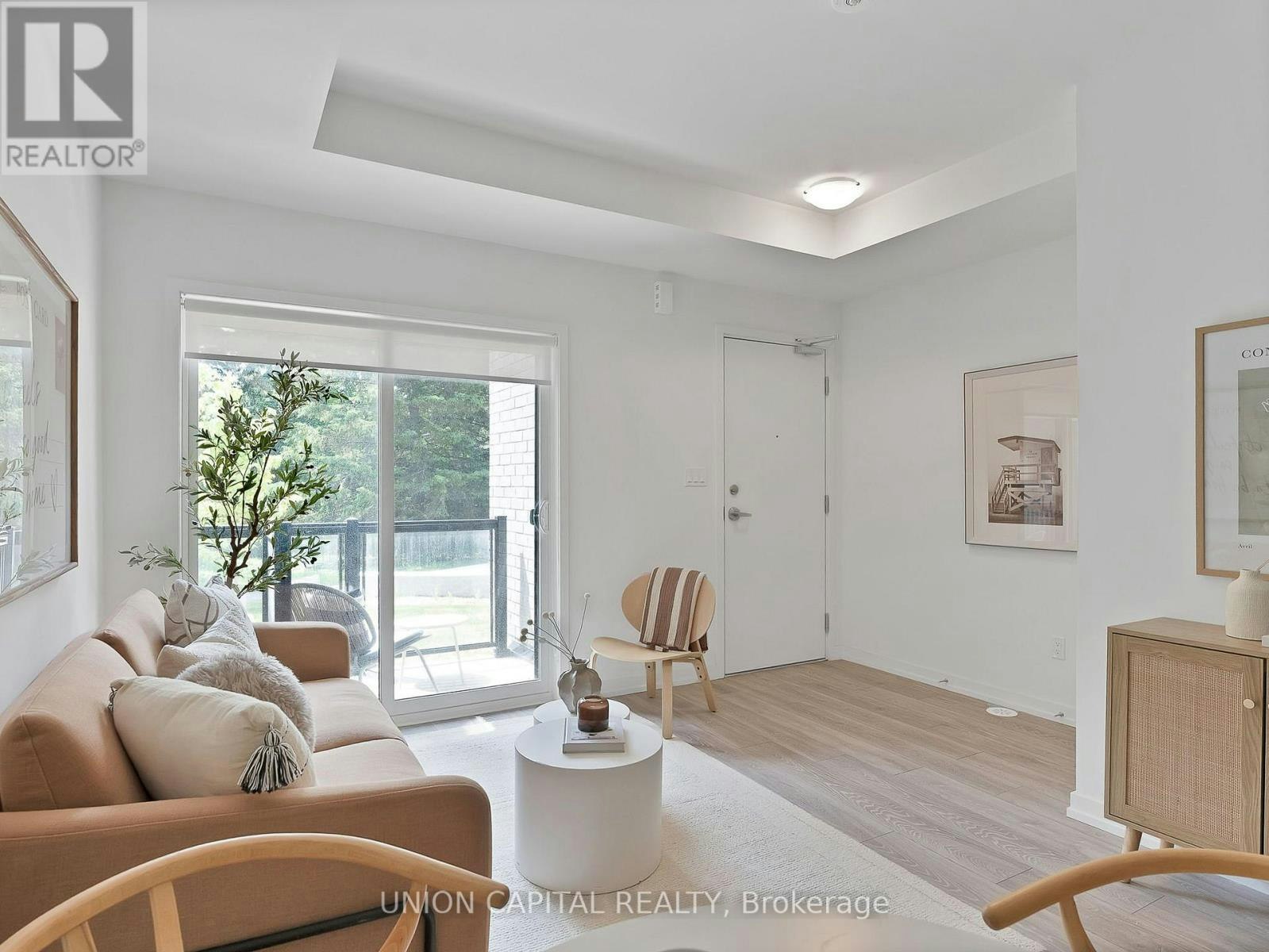 6-26 Lytham Green Circle, Newmarket, ON, L3Y 0H5 - 4