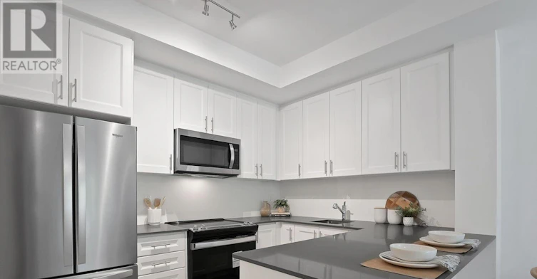 6-26 Lytham Green Circle, Newmarket, ON, L3Y 0H5 - 6