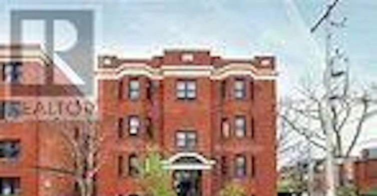 10-38 Barton Avenue, Toronto, ON, M6G 1P3