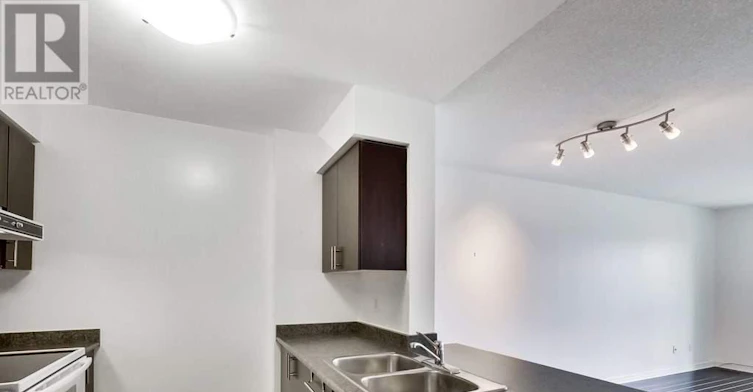 636-60 Heintzman Street, Toronto, ON, M6P 5A1 - 6