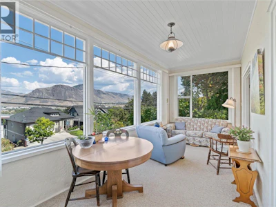 219 W St Paul Street - 5