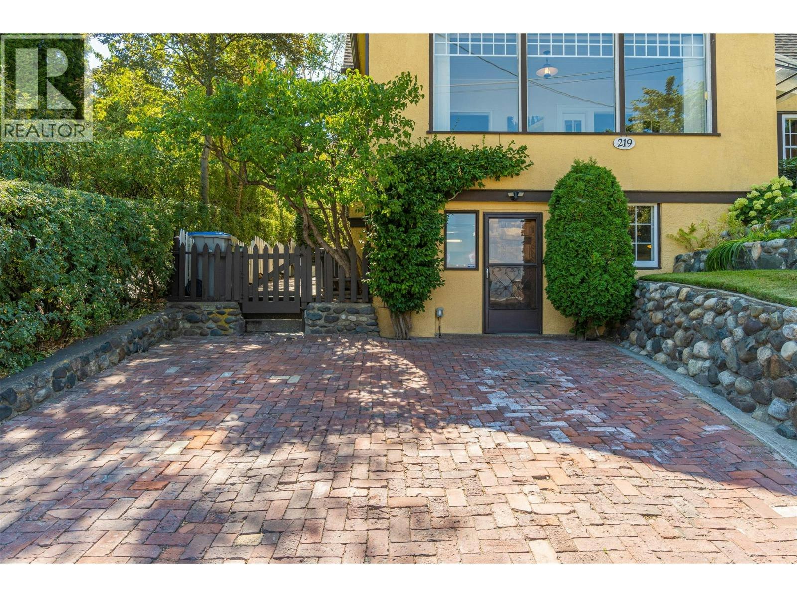 219 W St Paul Street, Kamloops, BC, V2C 1G2 - 51