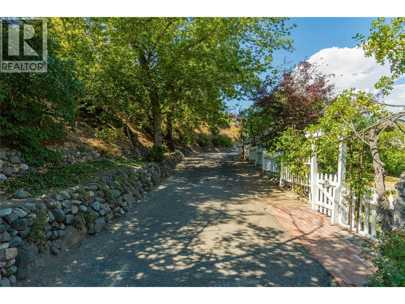 219 W St Paul Street, Kamloops, BC, V2C 1G2 - 31