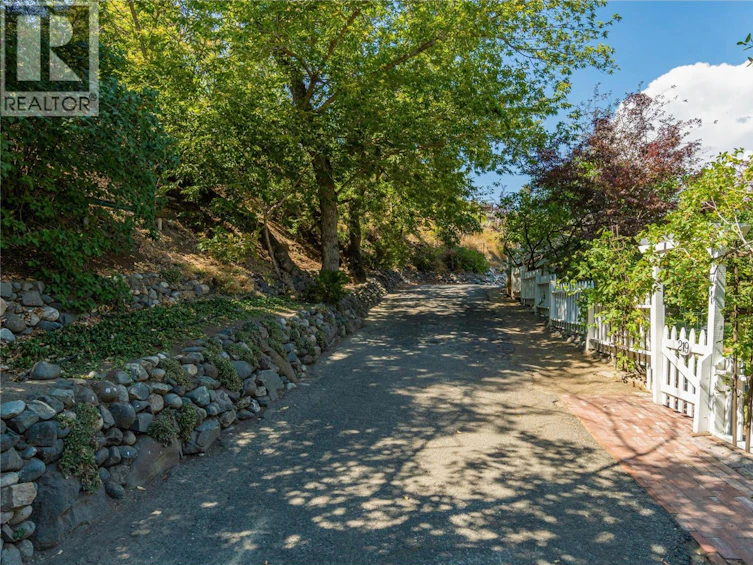219 W St Paul Street, Kamloops, BC, V2C 1G2 - 31