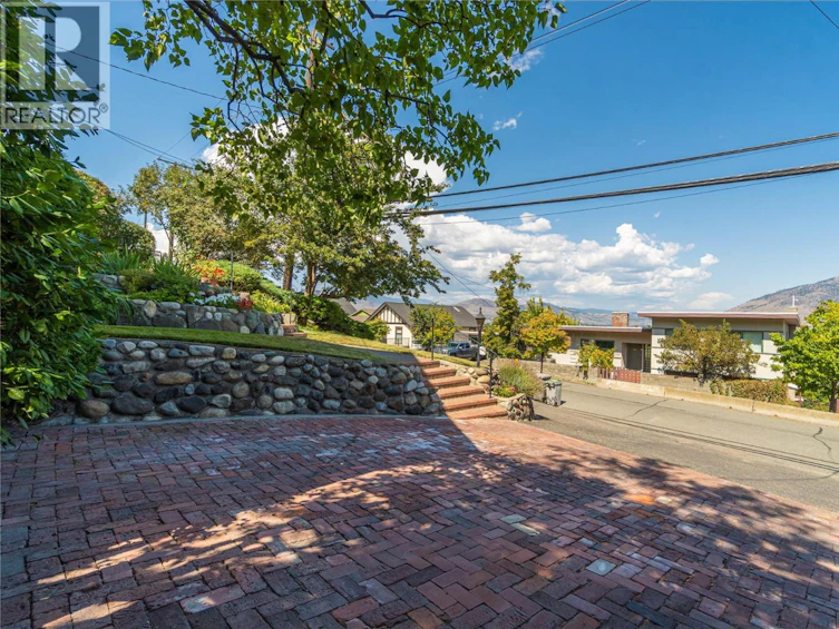 219 W St Paul Street, Kamloops, BC, V2C 1G2 - 48