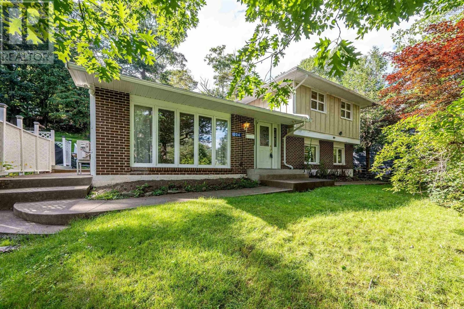 204 High Street, Bedford, NS, B4A 1N7