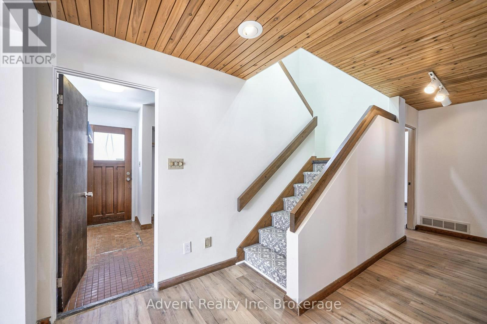 74 Don River Boulevard, Toronto, ON, M2N 2M9 - 6