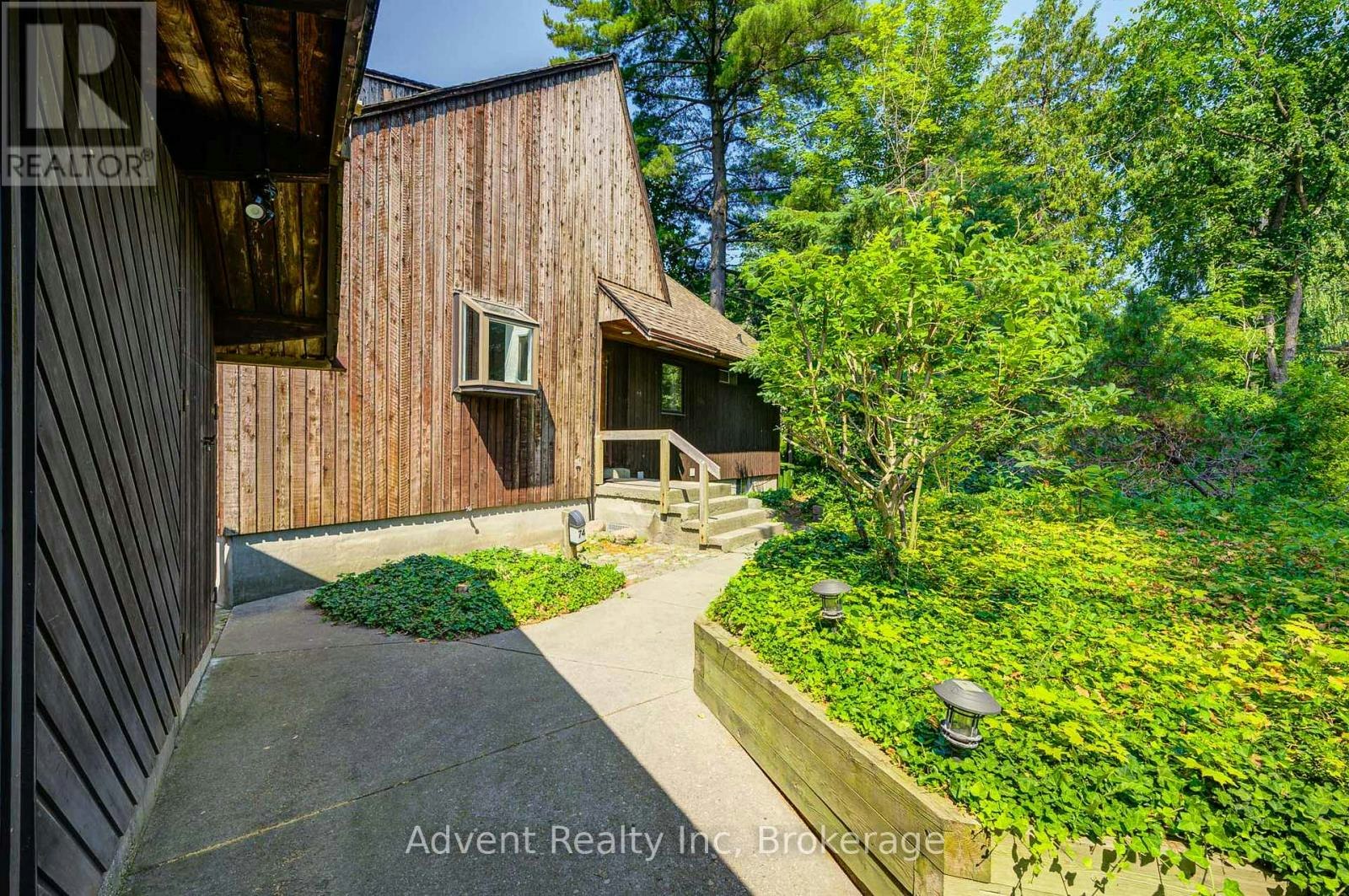 74 Don River Boulevard, Toronto, ON, M2N 2M9 - 2