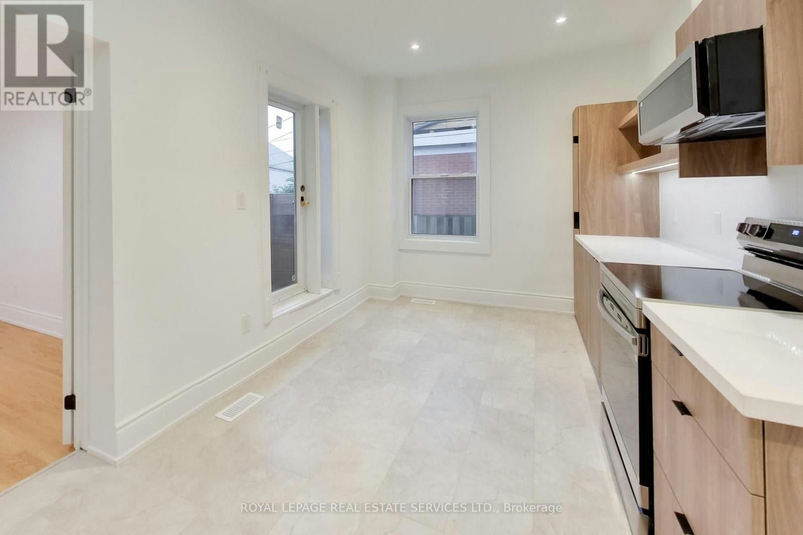 218 Montrose Avenue, Toronto, ON, M6G 3G7 - 16
