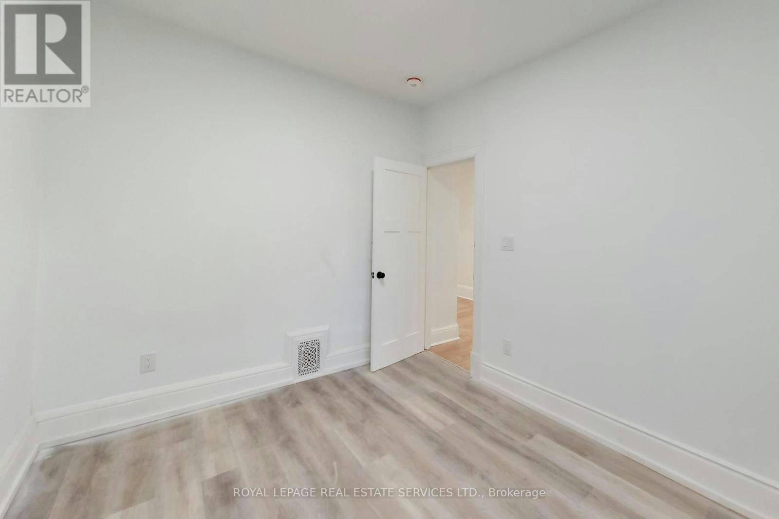 218 Montrose Avenue, Toronto, ON, M6G 3G7 - 23