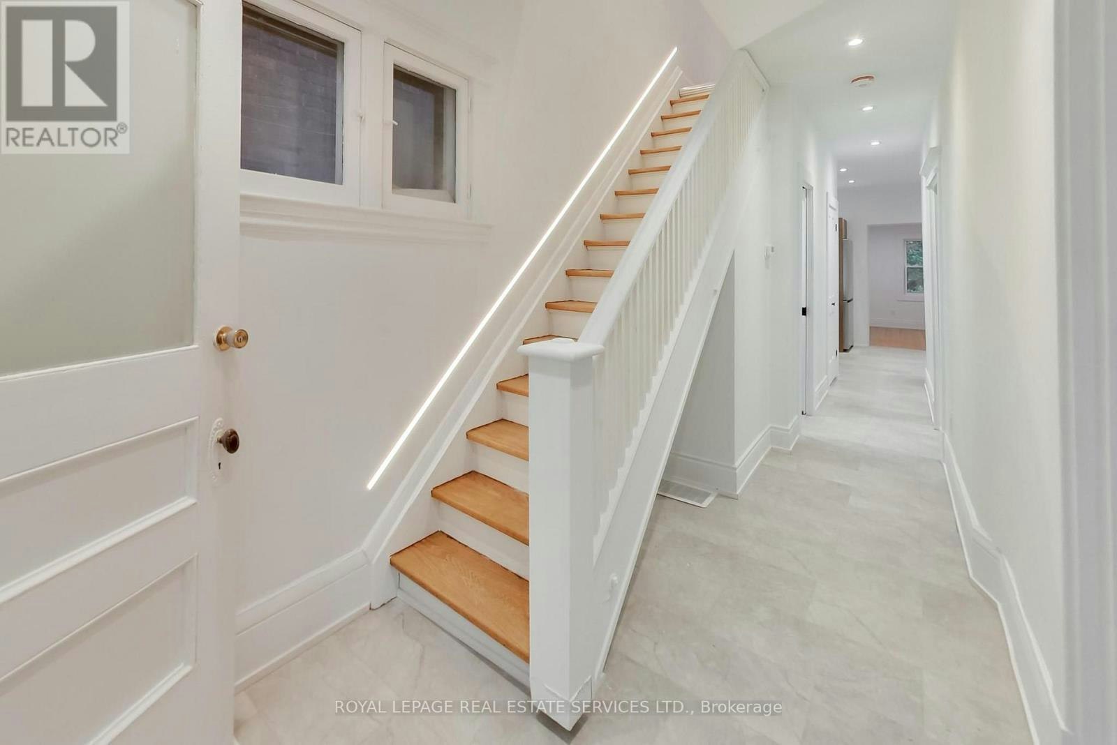 218 Montrose Avenue, Toronto, ON, M6G 3G7 - 3