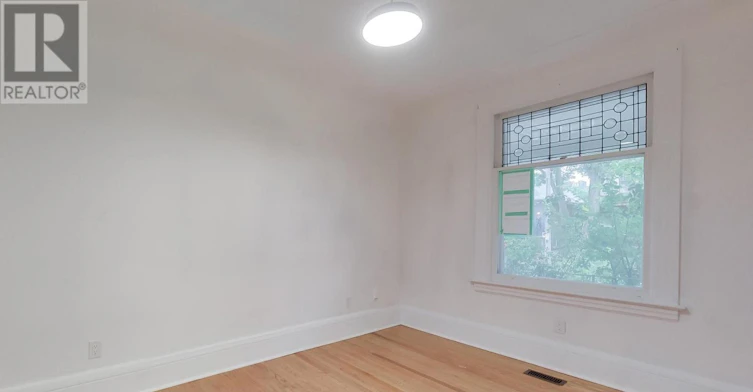 218 Montrose Avenue, Toronto, ON, M6G 3G7 - 5