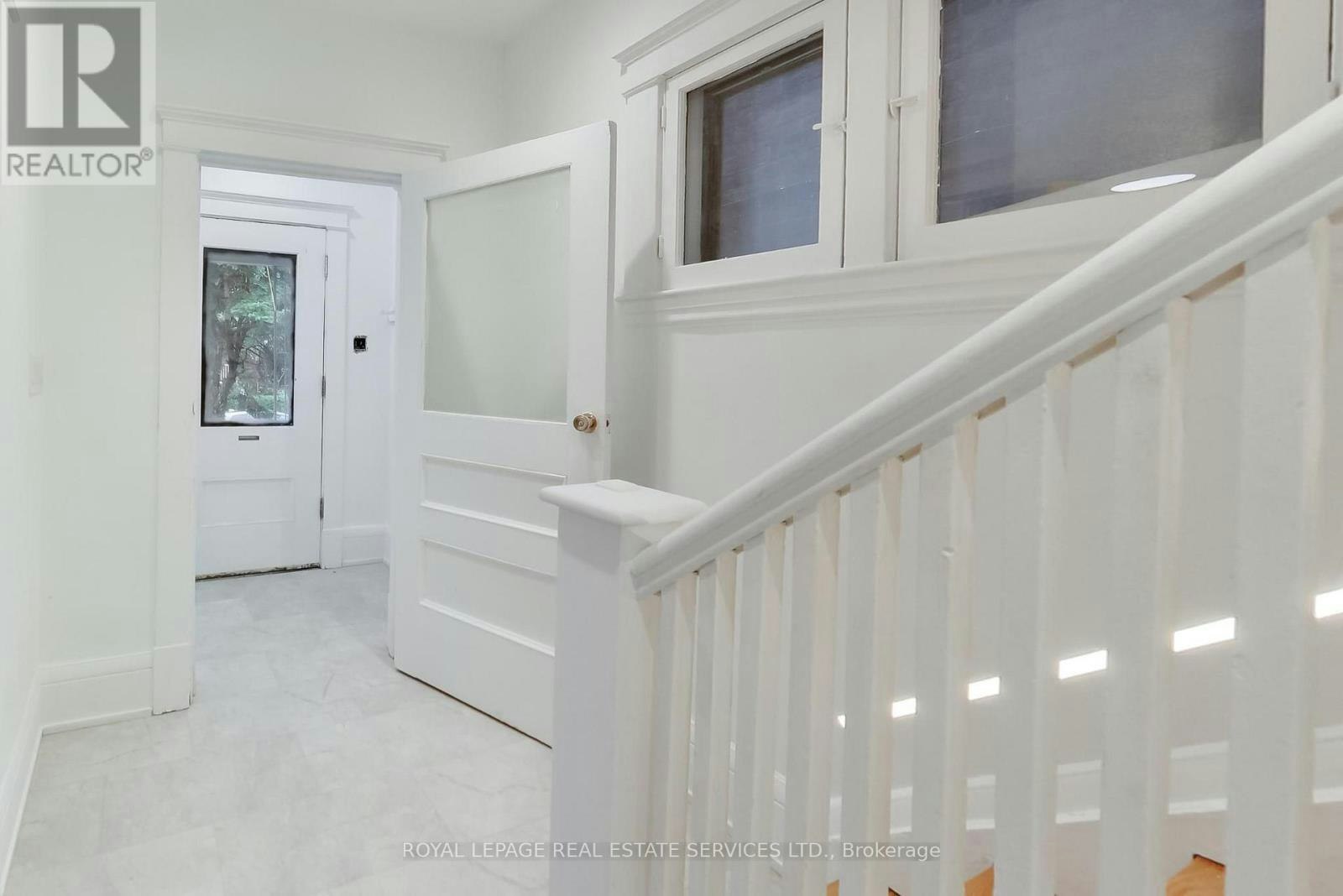 218 Montrose Avenue, Toronto, ON, M6G 3G7 - 4