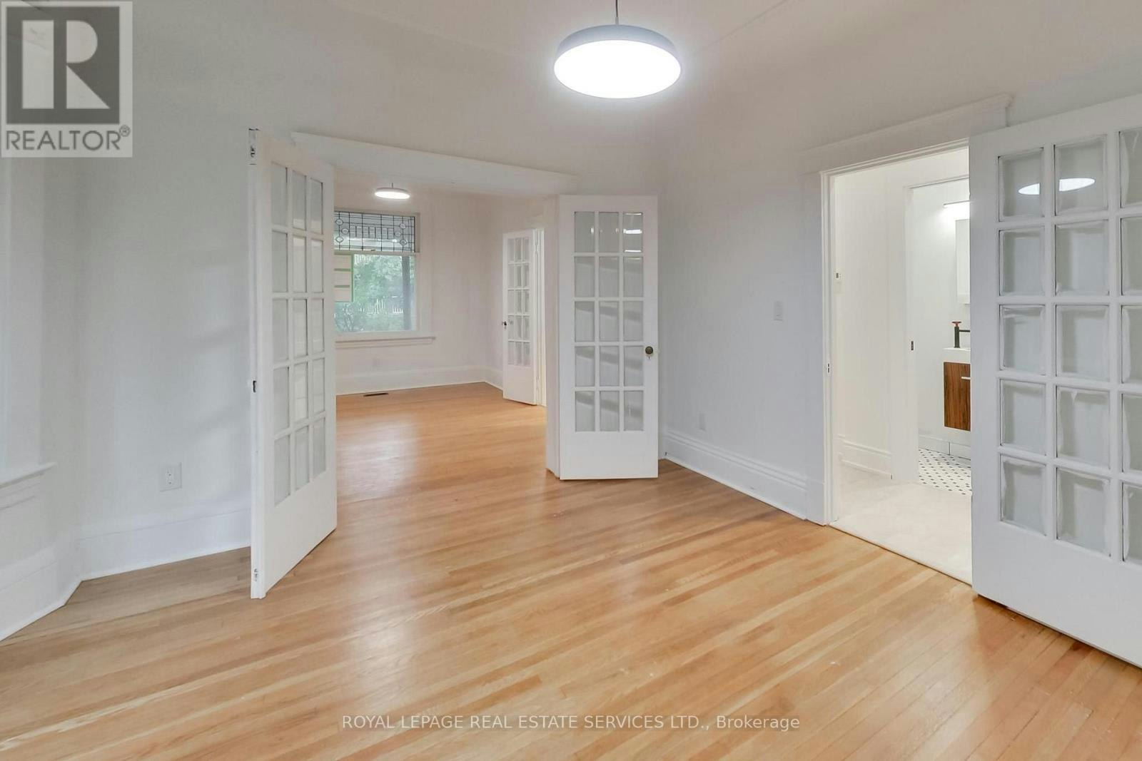 218 Montrose Avenue, Toronto, ON, M6G 3G7 - 10