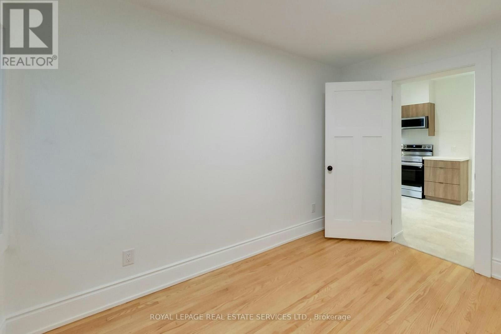 218 Montrose Avenue, Toronto, ON, M6G 3G7 - 19