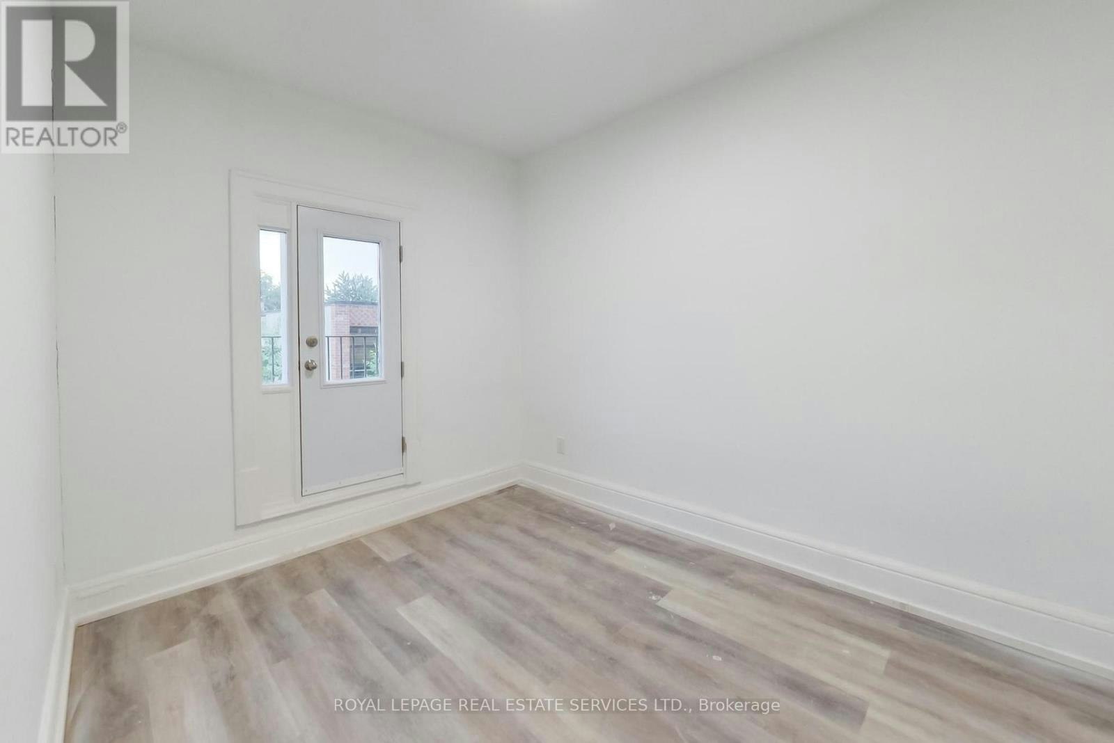 218 Montrose Avenue, Toronto, ON, M6G 3G7 - 22
