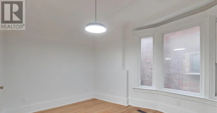 218 Montrose Avenue, Toronto, ON, M6G 3G7 - 8