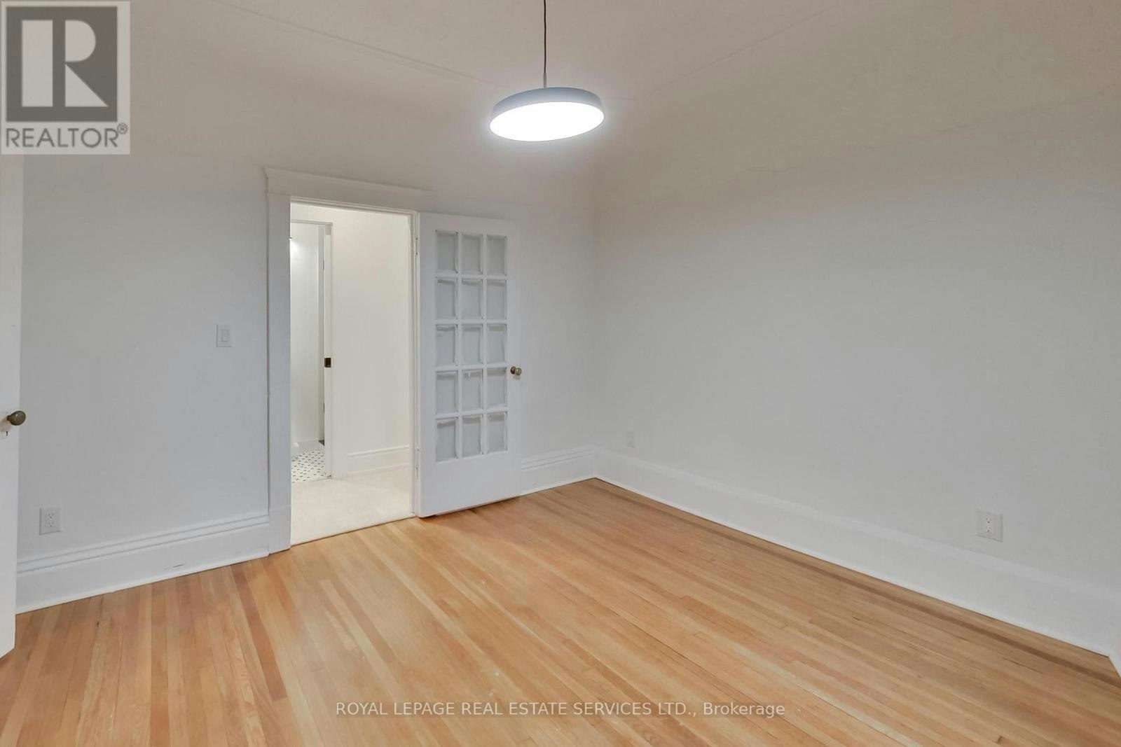218 Montrose Avenue, Toronto, ON, M6G 3G7 - 9
