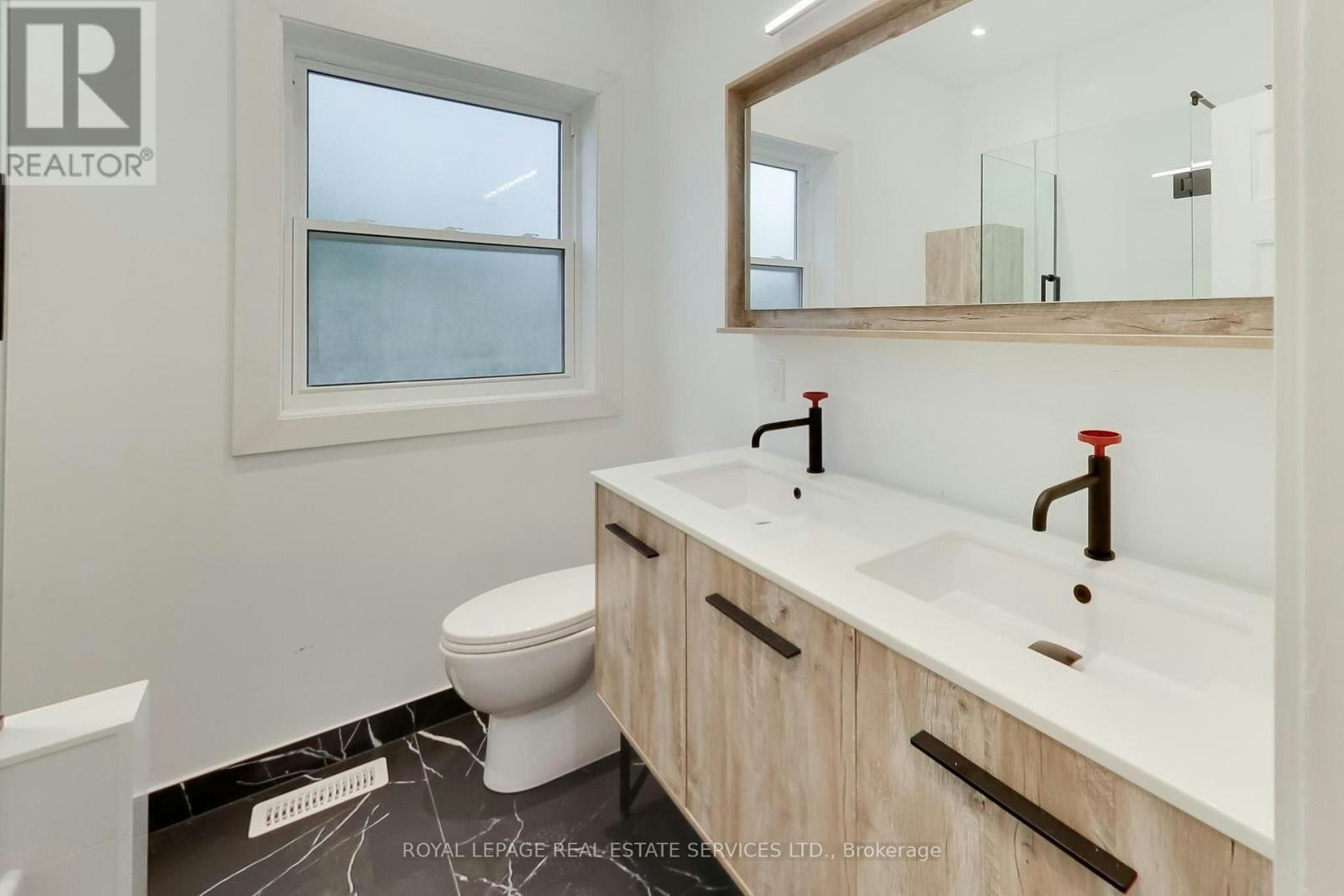 218 Montrose Avenue, Toronto, ON, M6G 3G7 - 25