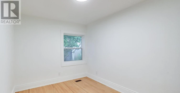 218 Montrose Avenue, Toronto, ON, M6G 3G7 - 18