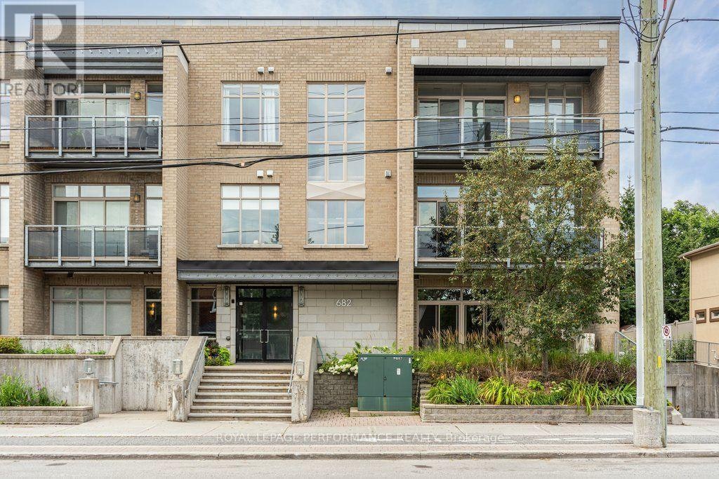 201-682 Churchill Avenue, Ottawa, ON, K1Z 5G5
