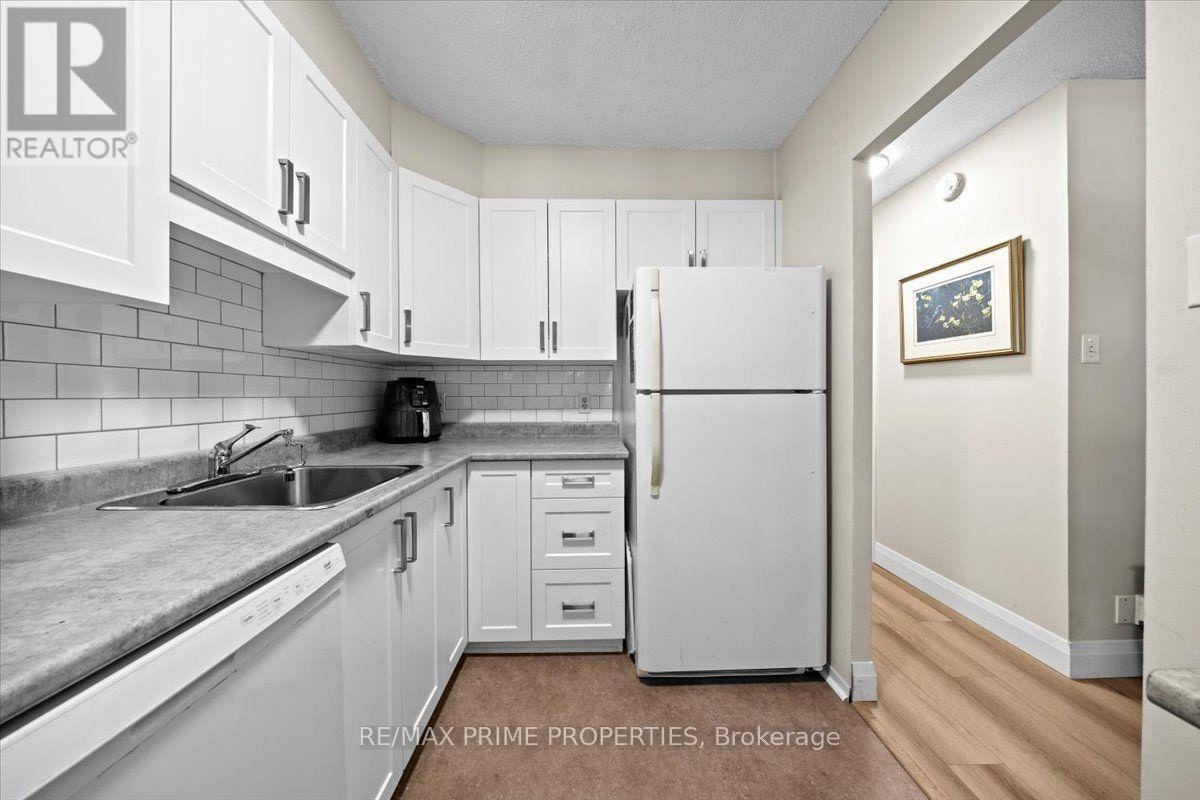 209-158 Mcarthur Avenue, Ottawa, ON, K1L 7E7 - 4