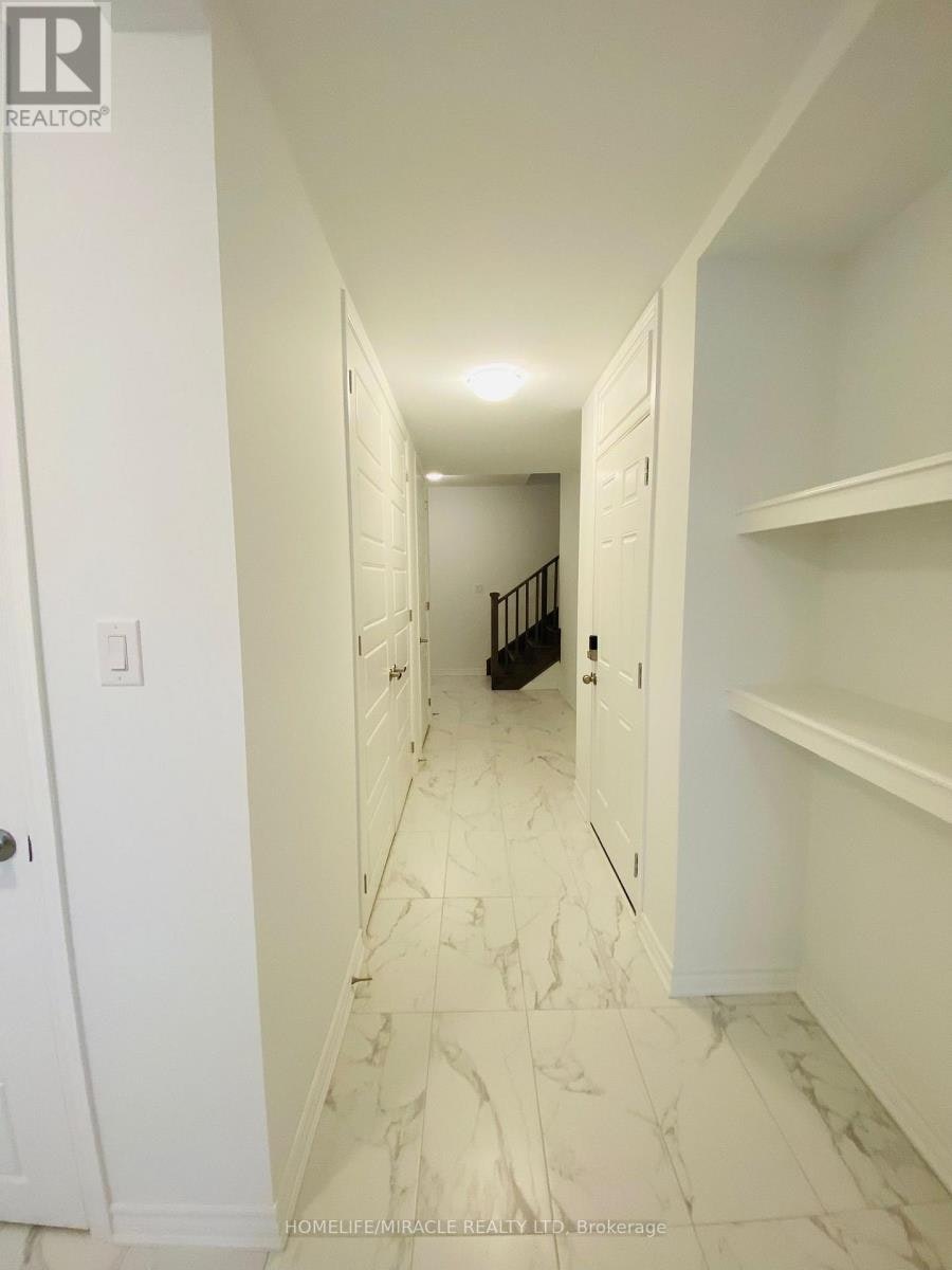 20 Ennerdale Street, Barrie, ON, L9J 1A2 - 2