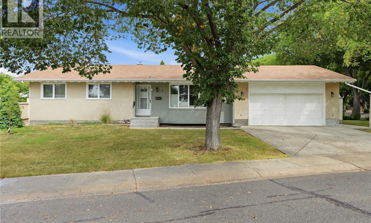 2 Springstein Avenue