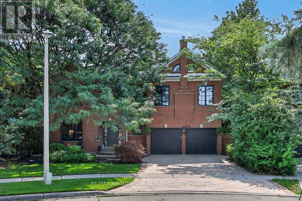 324 Oakridge Court, Oakville, ON, L6H 5T9