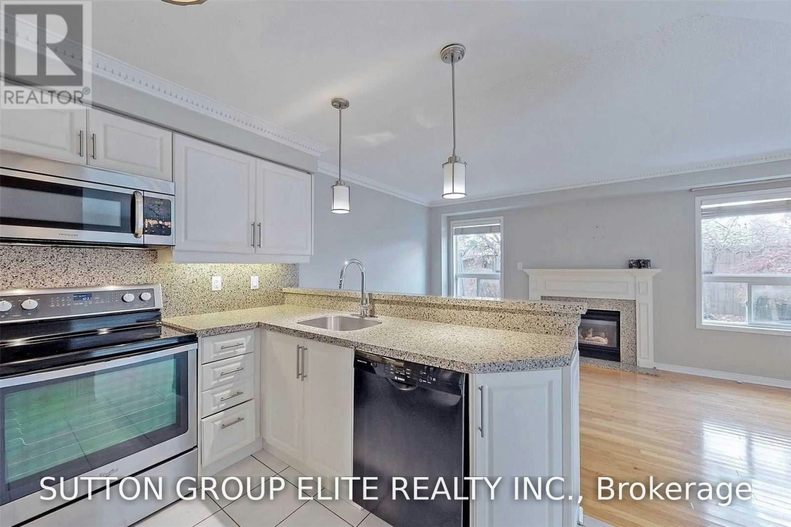 2485 Bankside Drive, Mississauga, ON, L5M 6E4 - 5